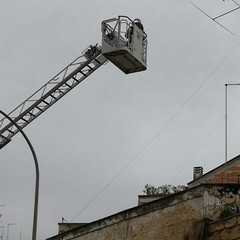 Crolla un edificio pericolante in via De Gasperi Canosa