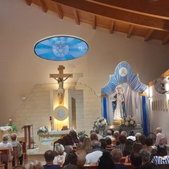 Tra fede e devozione, benedetto il nuovo abito della Madonna dell’Assunta