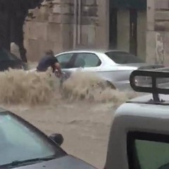 Bomba d'acqua su Canosa