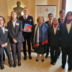 Studenti  dell’ IISS “L. Einaudi” all'accoglienza del Ministro della Cultura Alessandro Giuli