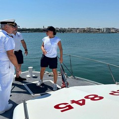 Ferragosto: La senatrice Licia Ronzulli alla Capitaneria di Porto di Barletta