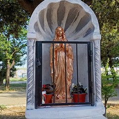 Canosa: La statua della Madonnina al Parco Regina della Pace