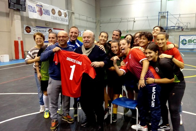 Lino Banfi con la Pink Futsal Canosa