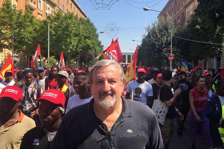 Emiliano  al corteo contro il caporalato