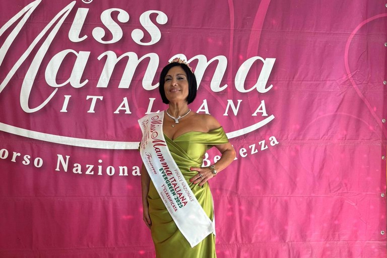 Carmen Lombardi  è “Miss Mamma Italiana Evergreen 2025”