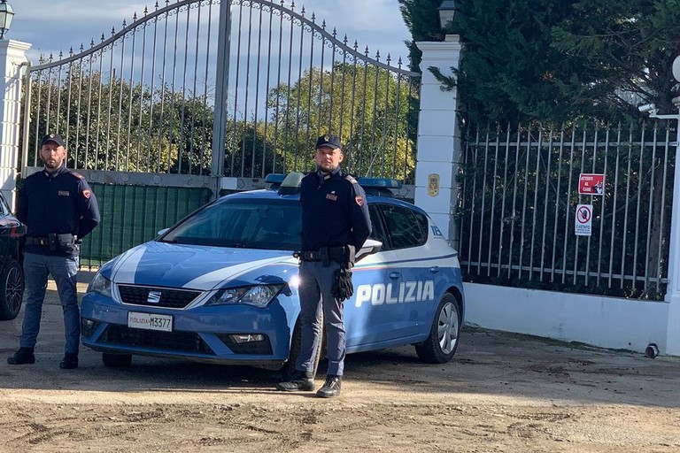 POLIZIA