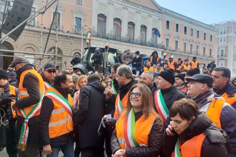 2019 Bari gilet arancione agricoltori sindaci