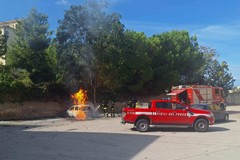 Canosa: A fuoco un'autovettura nel parcheggio  dell'Ospedale