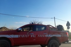 Canosa: Vasto incendio attorno all'ex mattatoio