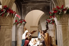 La Madonna a destra del Bambinello