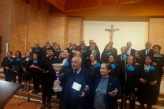 Applausi per il  Coro Accademico dell'Università della Terza Età di Canosa a Mola di Bari
