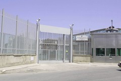Foggia:  Far west davanti al carcere