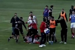Incredibile: squalificato Gomes colpito violentemente dagli avversari