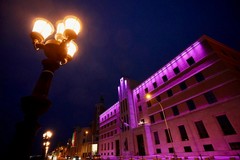 Illuminata di viola la sede della Presidenza Regione Puglia