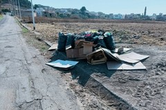 Denunciare chi sversa rifiuti abusivamente è un dovere civico.