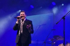 Tony Hadley incanta il pubblico di Trani