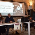 Commuove  "Il mondo visto con gli occhi di Giorgia " da Antonio Faretina