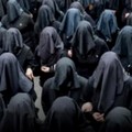 La processione bistrattata di una città anonima