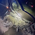Canosa: rinvenuta autovettura gravemente danneggiata