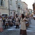 Timpanisti e sbandieratori alla corte del Castello Svevo di Bari