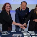 Francobollo e moneta per i 170 anni di storia della Polizia