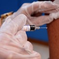 Vaccinarsi tutela la sicurezza di operatori sanitari e dei pazienti.