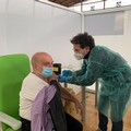 Anche di domenica proseguono le vaccinazioni