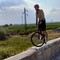 Canosa: Brumotti in bici sul ponte dell'Ofanto