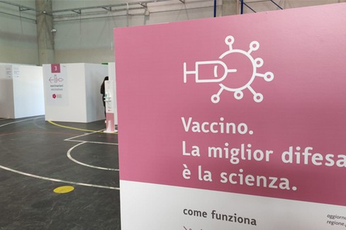 Canosa  hub vaccini