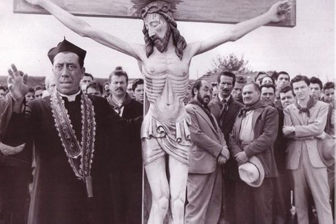 Don Camillo, crocifisso