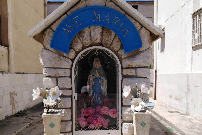 Canosa: edicola mariana di Via Corsica
