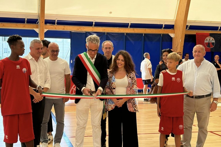 Canosa: Inaugurazione Tensostatico