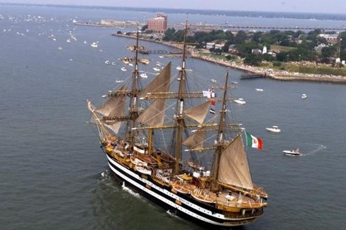 Nave Amerigo Vespucci