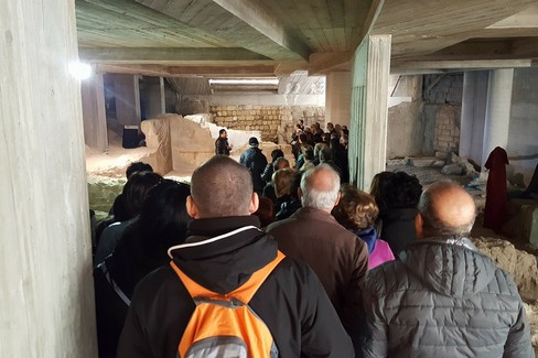 Turisti a Canosa