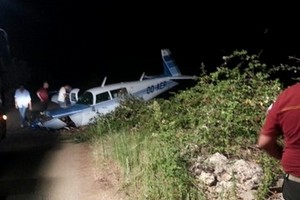 Aereo fuori pista nei pressi di Castel del Monte: due feriti