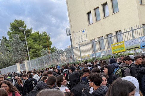 Canosa: Gli studenti si mobilitano per la pace