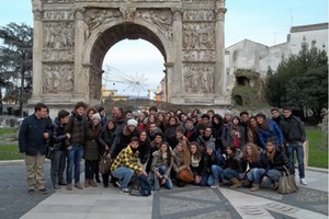 Liceo Fermi Canosa, premio - Le giornate della solidarietà