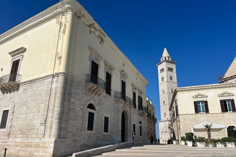 TRANI: PALAZZO VALENZANO