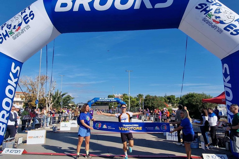 Pietro Pellegrini, primo alla Tranincorsa Half Marathon 2025