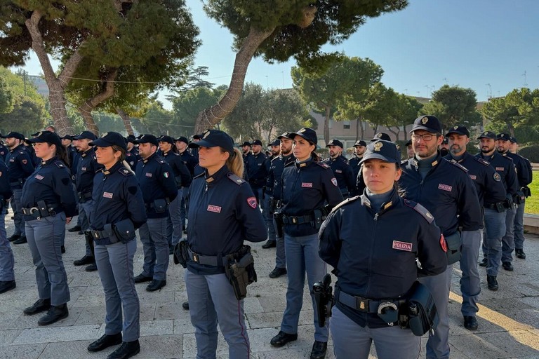 Poliziotti alla Questura di Barletta Andria Trani