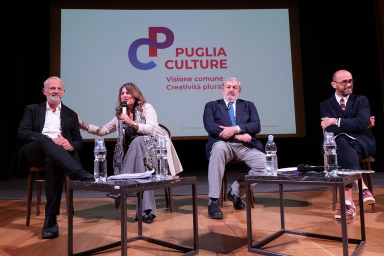 Emiliano alla presentazione Puglia Culture