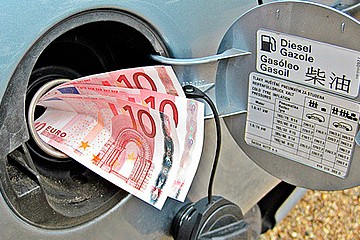 Soldi, benzina alle stelle