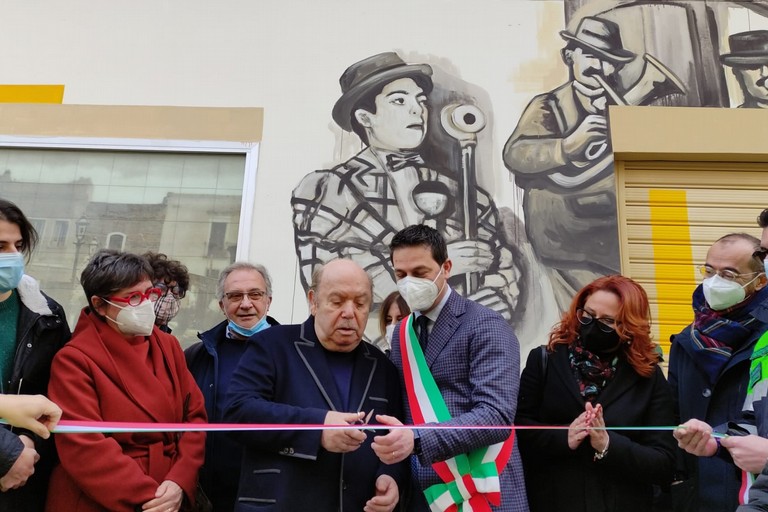 Canosa: Lino Banfi all' inaugurazione  del “MURALES 3.0”